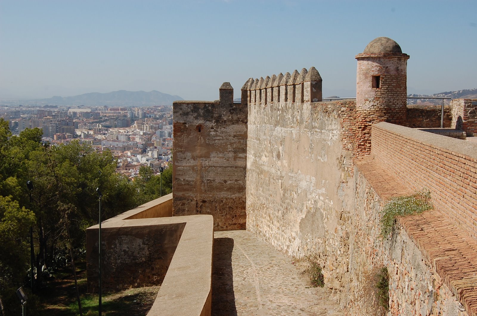 gibralfaro castle - Yallabook