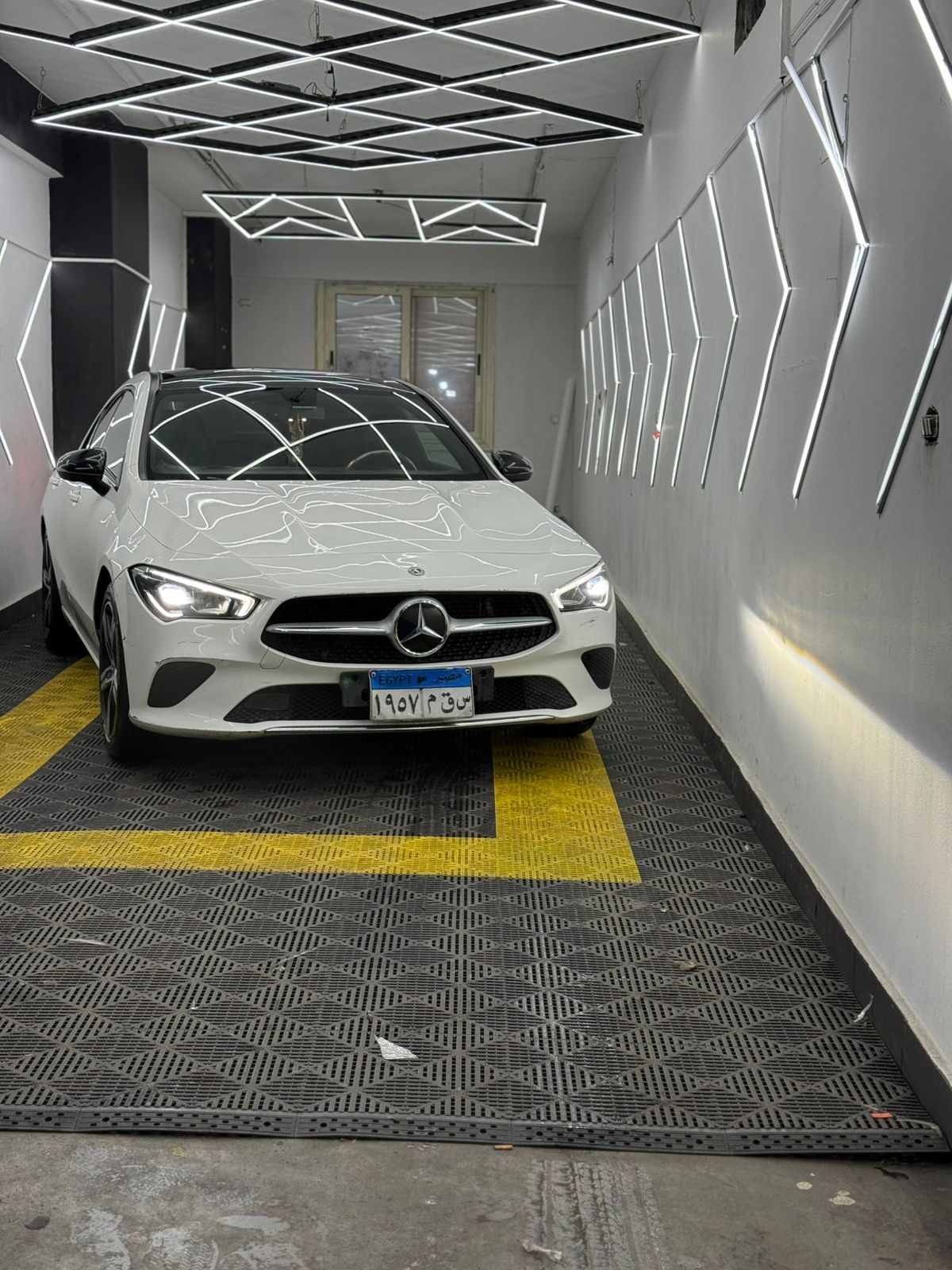 سيارات ليموزين مميزة وفاخرة