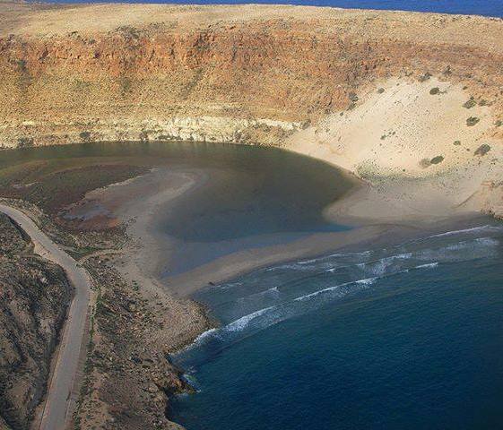 وادي الخبطة حيث التقاء المياه المالحة والعذبة 04%282%29