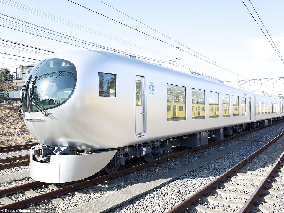 قطار ياباني مذهل