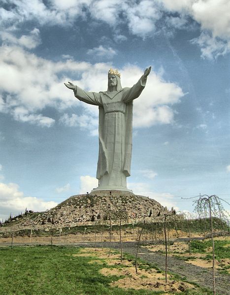 تمثال المسيح في بولندا