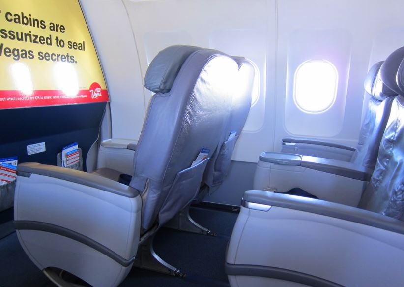 مقاعد أوسع بالطائرات لأصحاب الوزن الزائد