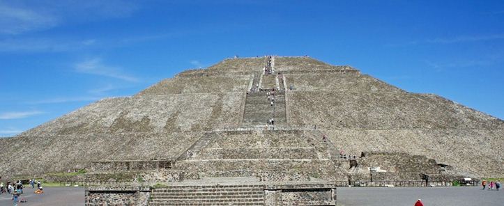أكبر هرم في العالم مختفياً داخل جبل في المكسيك