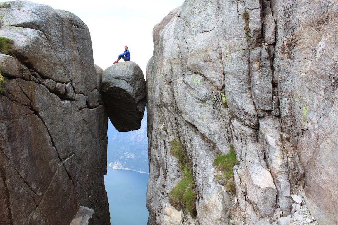 الصخرة المعلقة في النرويج