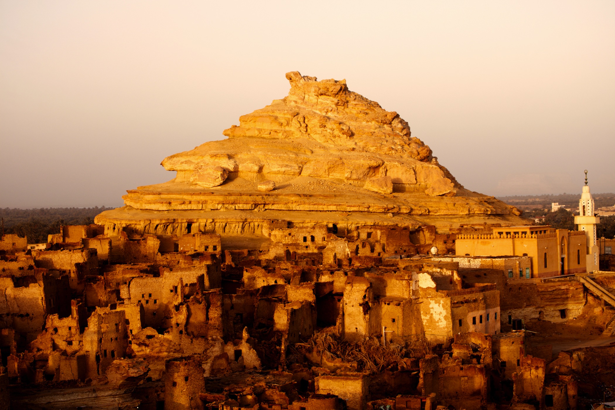  جبل الموتى بسيوة.. عندما يولد طفل في الصباح يموت شيخ ليلا