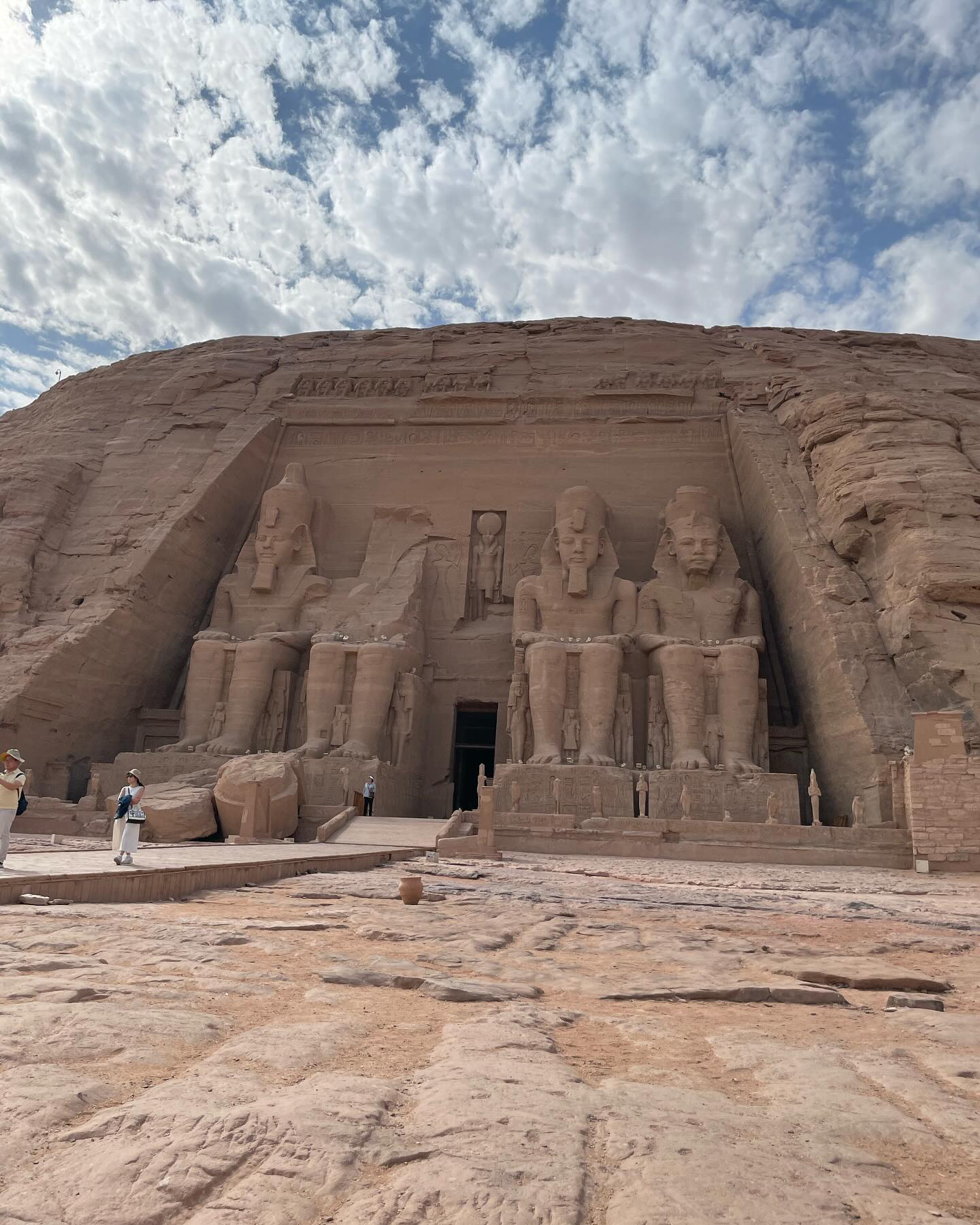 الاقصر :رحله خاصه لزياره معبد ابو سمبل مع مرشد سياحي وغداء